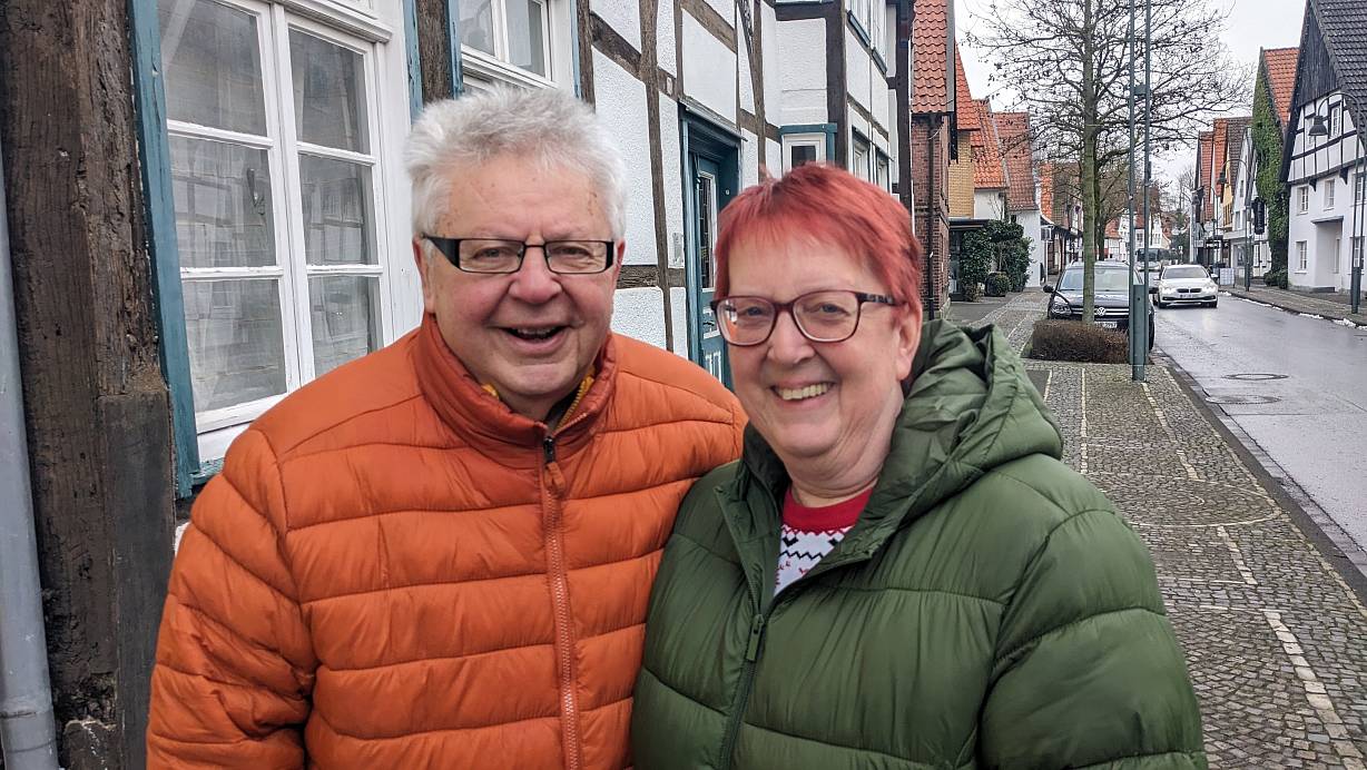 Gehen jetzt als Eheleute Jochen Wolf und Gudrun Bauer gemeinsam durch ihr weiteres Leben: Die stellvertretende Bürgermeisterin und ihr bisheriger Lebensgefährte. | © Rainer Stephan