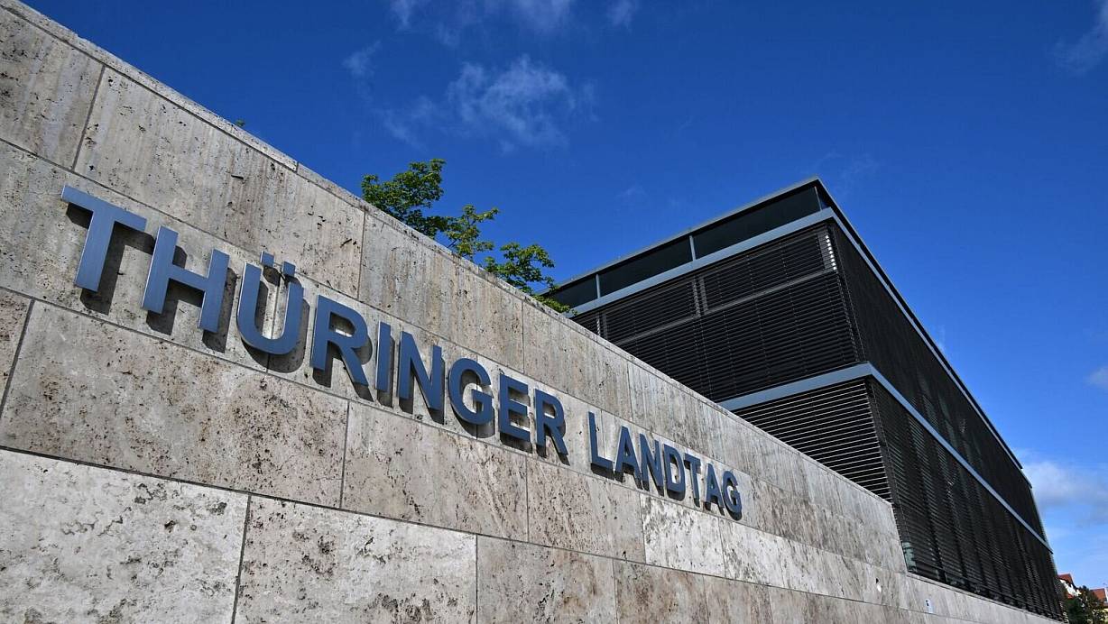 Thüringens Landtag trifft sich zu seiner ersten, wahrscheinlich turbulenten Sitzung (Archivbild). | © Martin Schutt/dpa
