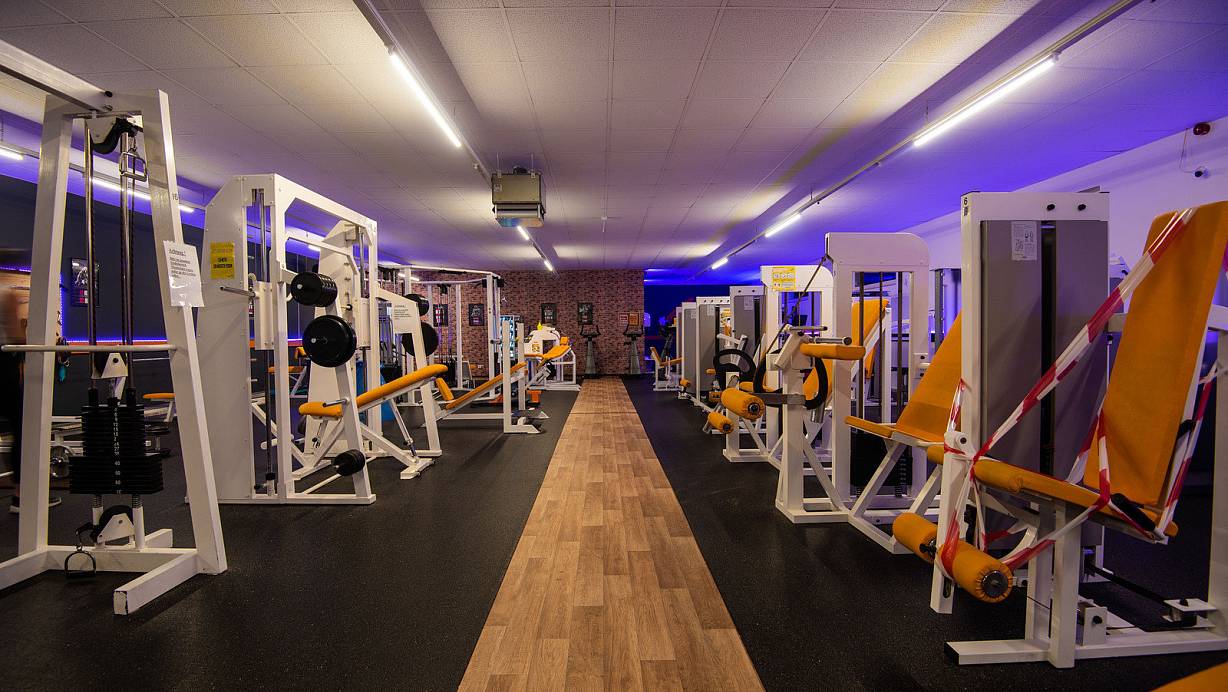 Wegen des neuerlichen Lockdowns in Deutschland sind die Fitnessstudios auch in Gütersloh bereits seit mehreren Wochen geschlossen. | © Symbolbild Picture Alliance