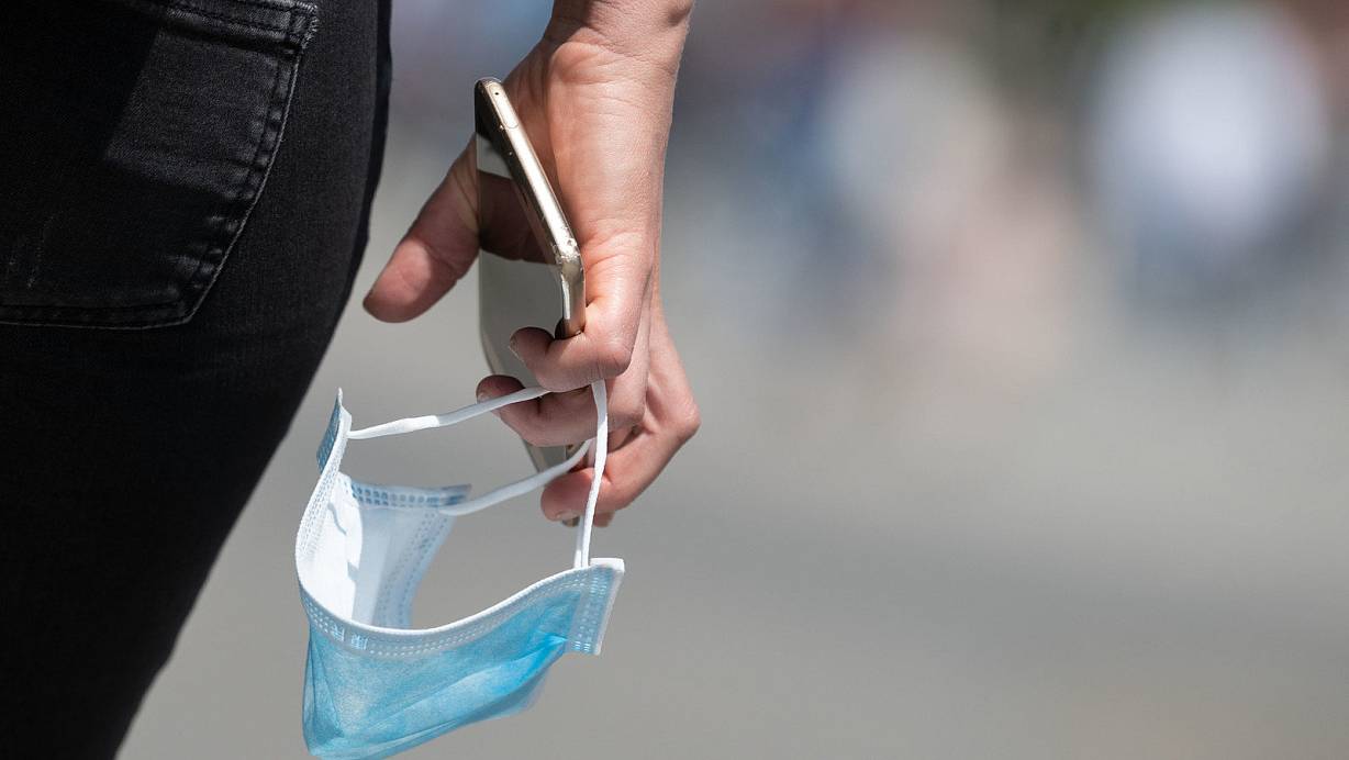Weil ein Mund-Nasen-Schutz fehlte, eskalierte ein Streit in einem Bus im Kreis Gütersloh. | © Picture Alliance