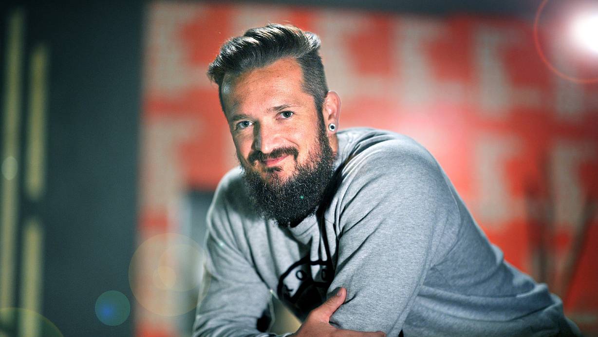 Wird immer länger: Der Bart von „Stereo“-Betreiber Mirko Schmidt. Im Asien-Urlaub vor fünf Jahren ließ er die Gesichtshaare wachsen. Nur selten wird der Bart noch geschnitten. | © Andreas Frücht