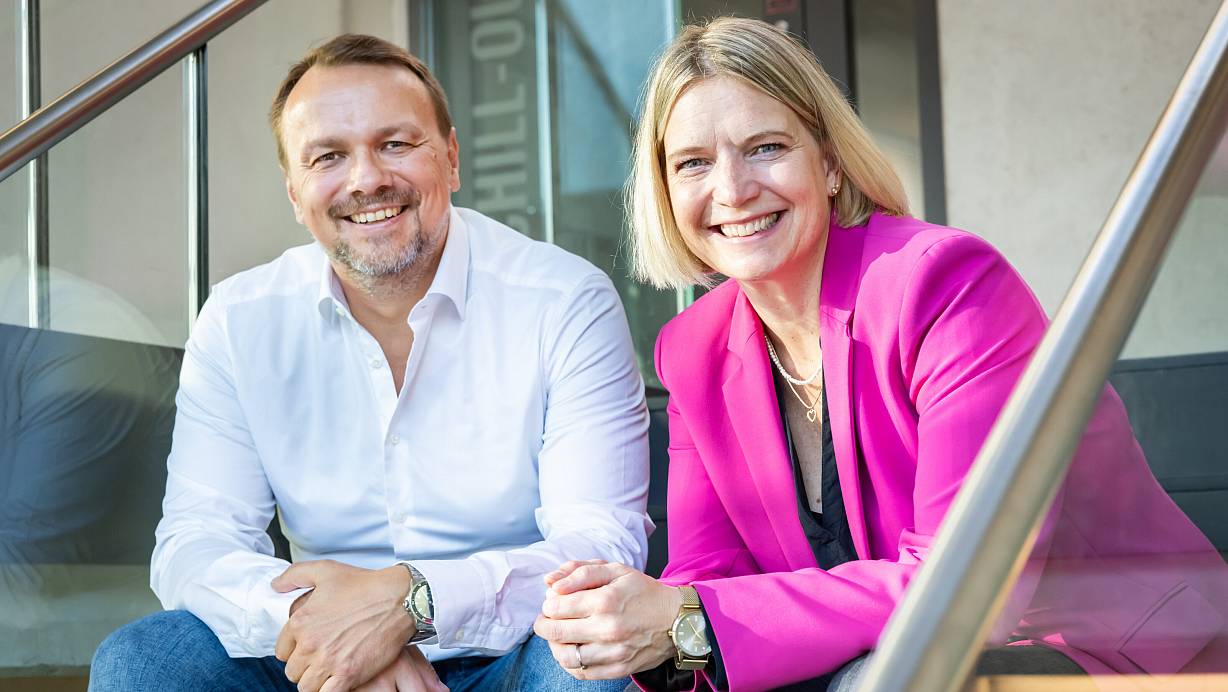 Die Geschäftsführer Kristina Oehler und Thomas Neumann sind zugleich auch die Gesellschafter von Ruf Jugendreisen in Bielefeld. | © Foto: Sarah Jonek