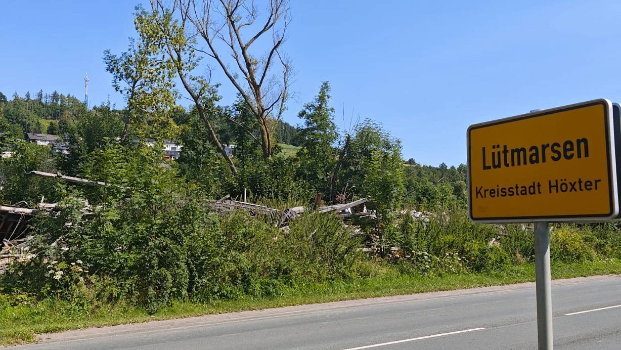 Die insgesamt vier Grundstücke von der ehemaligen "Oase" in Lütmarsen sind ersteigert worden. | © Svenja Ludwig