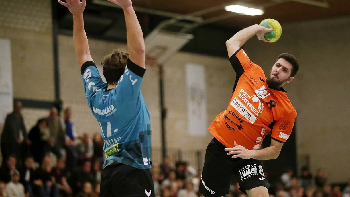 Ausnahme: Niko Krspogacin setzte sich mit vollem Körpereinsatz neunmal gegen die starke Oberadener Deckung durch. | © Henrik Martinschledde