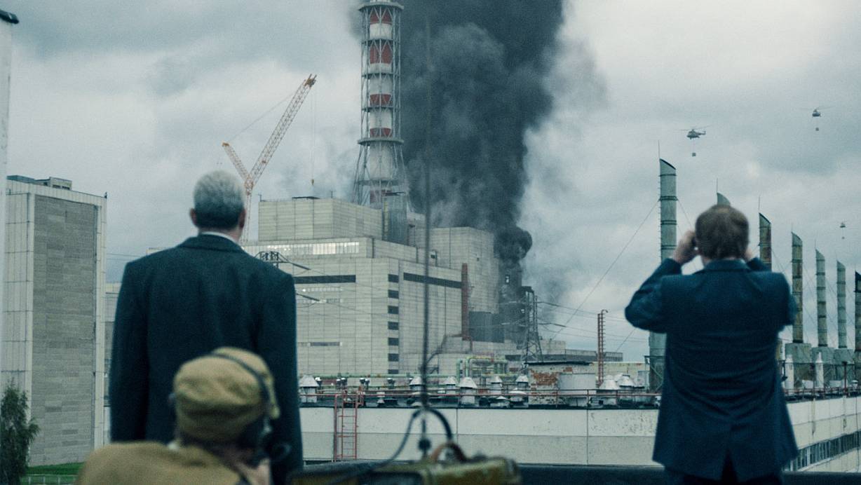 Der Reaktor in Tr&uuml;mmern, die Katastrophe entfaltet sich: "Chernobyl" ist erz&auml;hlerisch und visuell gro&szlig;artig. | &copy; Sky/HBO