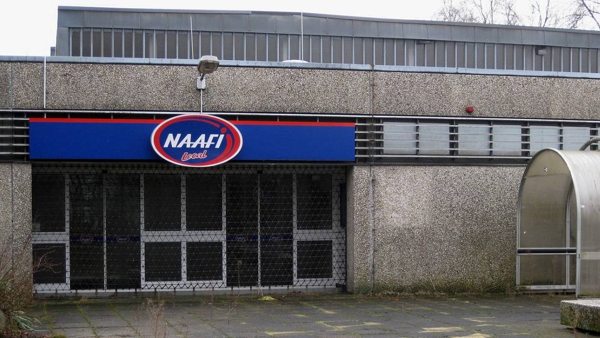 Der NAAFI-Shop wird das Impfzentrum beherbergen, das der Kreis G&uuml;tersloh aufbauen will. Hier das Geb&auml;ude aus Osnabr&uuml;ck&nbsp;&nbsp; | &copy; Symbolfoto/Wikipedia