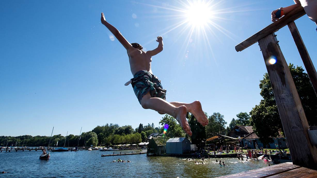 M&ouml;glichkeiten zur Abk&uuml;hlung gibt es in Ostwestfalen-Lippe viele. | &copy; picture alliance / dpa