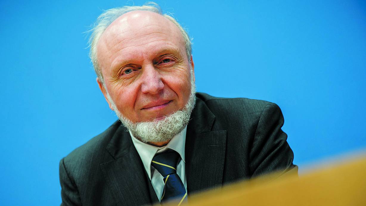 Hans-Werner Sinn, der Präsident des Ifo-Instituts für Wirtschaftsforschung, gibt im März 2016 den Spitzenposten ab. | © dpa