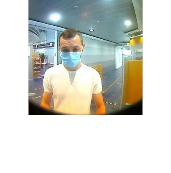 Wer Hinweise zu diesem Mann hat, soll sich bei der Polizei melden. - © Polizei Paderborn