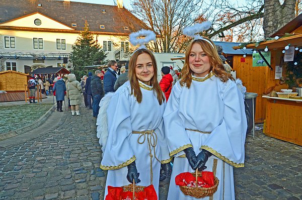Himmlisch: Auch die Engel von Schloss Benkhausen sind beim Winterlichen Schlossvergnügen wieder mit von der Partie und verteilen süße Überraschungen. - © Merkur Group