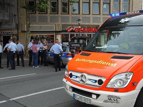 Vor einem türkischen Restaurant in Bielefeld ereignete sich eine Schießerei. - © FOTO: A. EICKHOFF