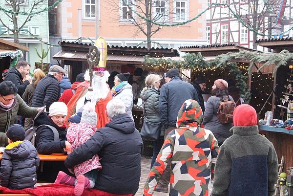 Warburg: Die Warburger Hanse lädt zum Wintergenuss auf dem Neustadt-Marktplatz ein. - © Privat