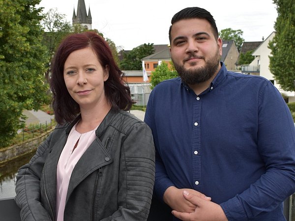 Katharina Lücke und Mehmet Ali Yesil (Die Linke) sind überrascht und verärgert über das Vorgehen der Verwaltung. - © Die Linke