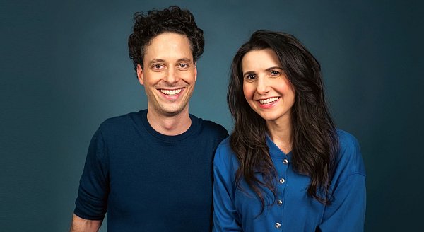 Iris Gavric und Matthias Renger kommen in den Lokschuppen - © NW
