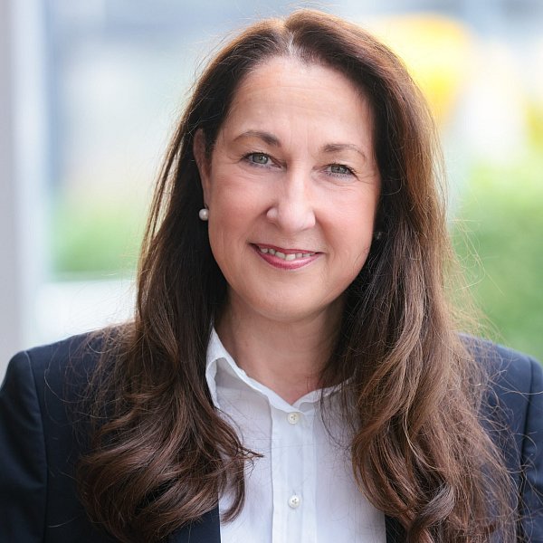 Iris Stalzer wurde bei der Stichwahl am 28. September zur neuen Bürgermeisterin von Herdecke gewählt. - © SPD Herdecke