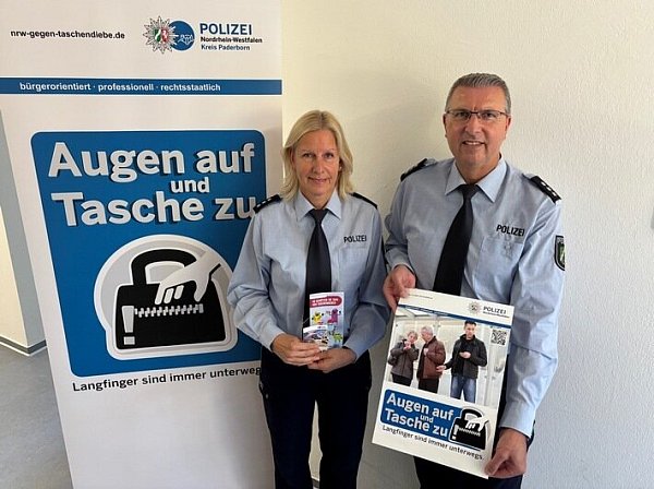 Kriminalhauptkommissarin Monika Freff und Kriminalhauptkommissar Peter Gall informieren am 7. Oktober über den Schutz vor Taschendieben. - © Paderborn