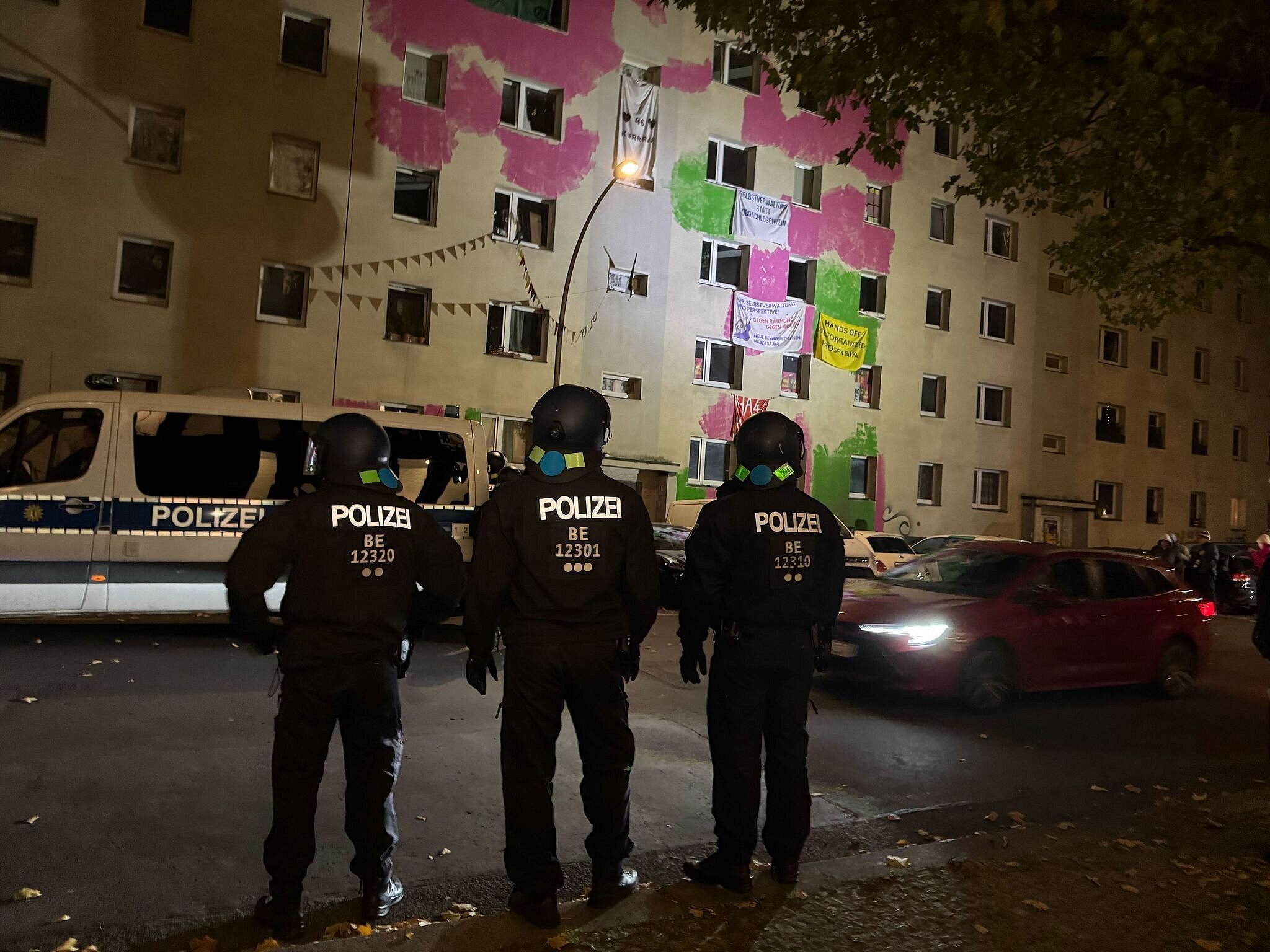 Polizeieinsatz wegen Räumung in Berlin: Pyrotechnik gezündet