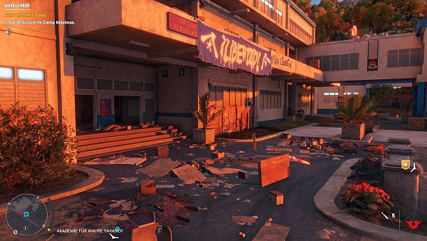Und wer kehrt den Kram jetzt zusammen? So sieht's nämlich aus, nachdem Soldaten und Rebellen aneinandergeraten sind. - © Ubisoft