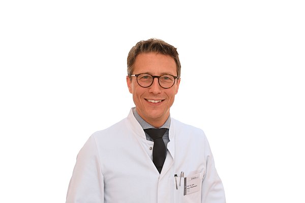 Jesco Pfitzenmaier ist Chefarzt der Klinik für Urologie am Evangelischen Klinikum Bethel. - © EvKB