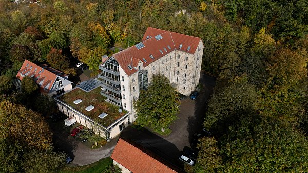 Die "Lippen Mühle" in Borchen im Kreis Paderborn bietet etwa 2.500 Quadratmeter Nutzfläche. - © Jan-Philipp Adams