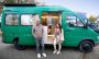 Gütersloher Vater und Tochter verwandeln alten Polizeibulli in stylischen Mini-Camper