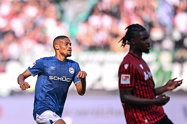 Brachte Schwung ins Spiel: Arminias Isaiah Young gegen Hannover 96. - © Teresa Kroeger