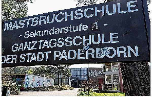 Im Stadtteil Schloß Neuhaus könnte am Standort der Mastbruchschule zum Schuljahr 20014/15 die erste Paderborner Sekundarschule entstehen. Gleichzeitig würde die Hauptschule Mastbruch dann keine Kinder mehr aufnehmen und sukzessive auslaufen. - © FOTO: R. ROHLF