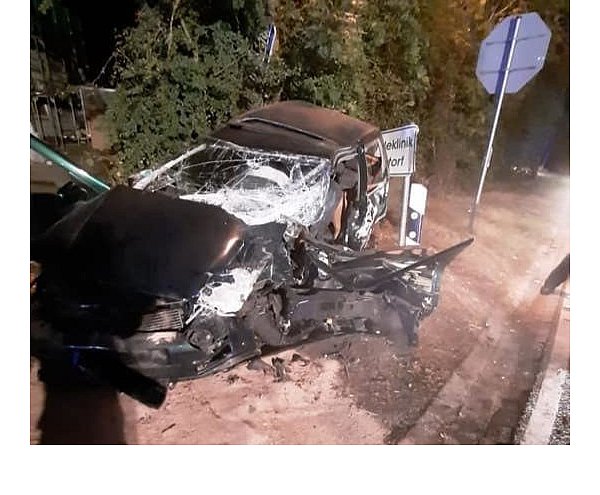 Eins der beteiligten Autos. - © Feuerwehr Vlotho