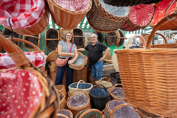 Der Pottmarkt lädt während Libori zum Bummeln ein. - © Niklas Tüns