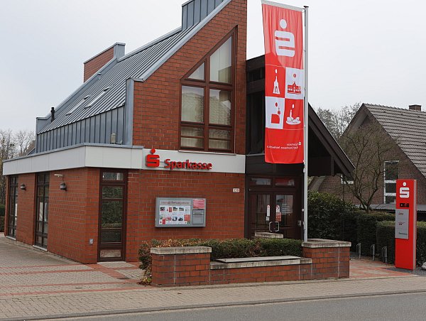 Die Filiale der Sparkasse Volmerdingsen wird im nächsten Jahr nur noch eine Selbsbedienungsstelle sein. - © Jörg Stuke