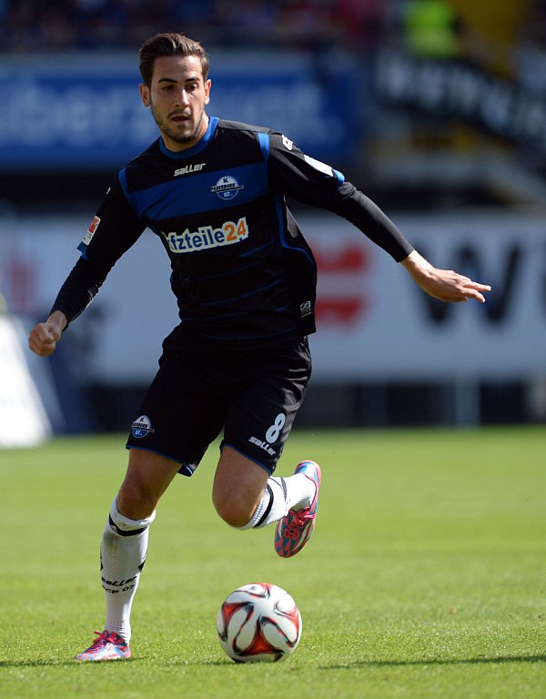 Auf die Insel: Mario Vrancic spielte von 2012 bis 2015 beim SC Paderborn. Hier ist der bosnische Nationalspieler bei einem Test gegen den FC Everton auf dem Platz. - © Marc Köppelmann
