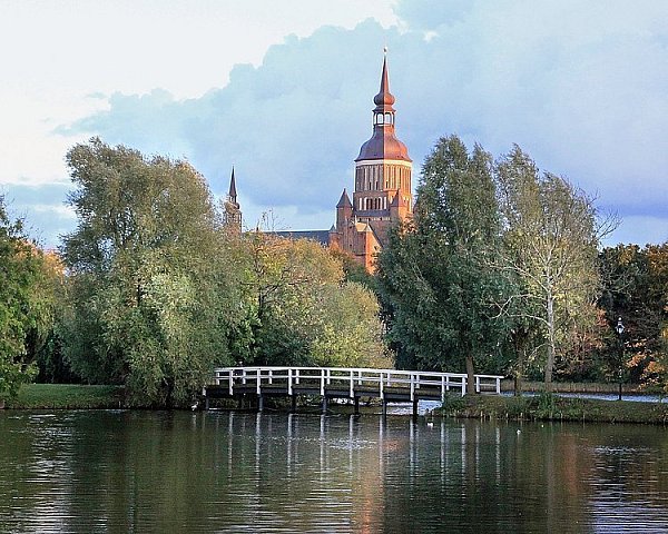 Die St.-Marien-Kirche ist ein sehenswertes Beispiel Norddeutscher Backsteingotik.