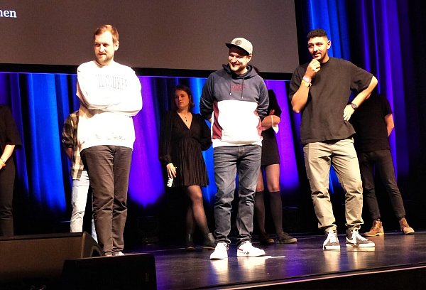 Landesmeister Jann Wattjes (l.) mit den Finalisten im Stechen, Julius Esser (m.) und Abdul Kader Chahin (r.). ⋌Foto: Jan Moshage - © Jan Moshage