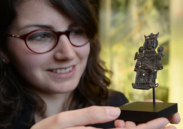 Nicole Zimmermann, wissenschaftliche Volontärin im Museum in der Kaiserpfalz. - © FOTO: NW