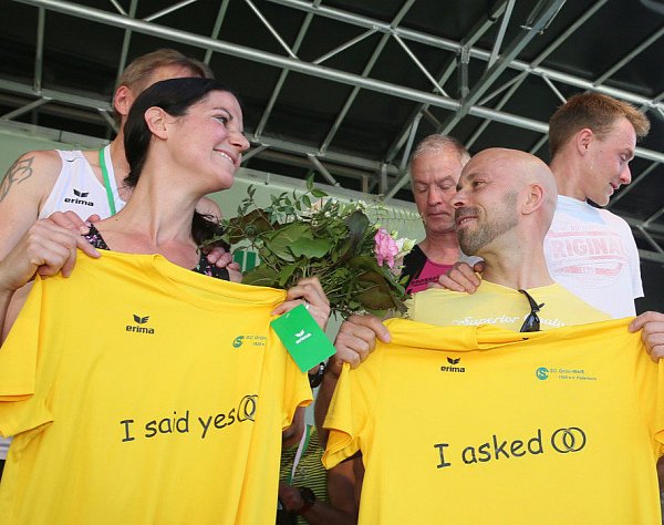 Ronny Knochenaue stellte Larissa Scheidemann die alles entscheidende Frage. - © V. Bartsch