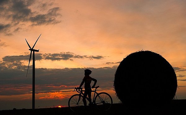 Mit dem Rennrad lässt sich OWL gut erkunden. - © FOTO: DPA