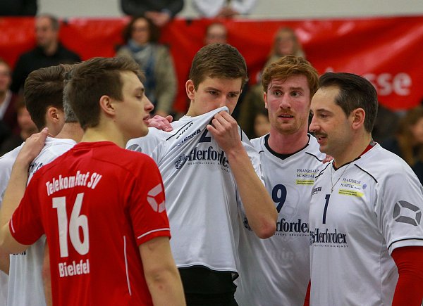 Traurige Gesichter: Tobias Borgstädt, Markus Wittek, Florian Uthoff und Alex Seidler vom Telekom Post SV mussten den Abstieg erst einmal verarbeiten. - © Andreas Zobe
