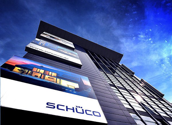 Der Schüco-Hauptsitz an der Carolinenstraße. - © FOTO: ANDREAS FRUECHT
