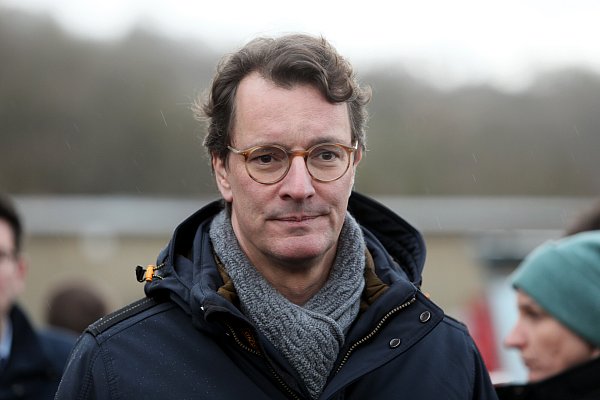 Ministerpräsident Hendrik Wüst hilft seiner Partei im Wahlkampf in OWL. - © Frank-Michael Kiel-Steinkamp