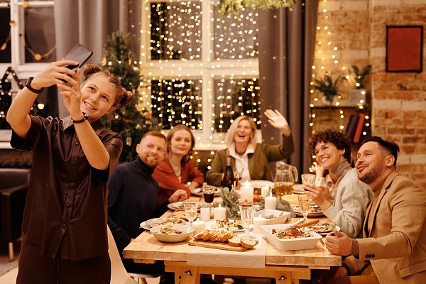 Viele Familien verschicken zum Jahreswechsel gemeinsame Botschaften an ihre Freunde und Bekannten. - © Symbolbild: Pexels