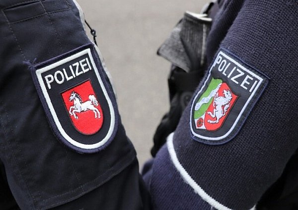 Verschiedene Uniformen, aber ein gemeinsames Ziel: Mehr Sicherheit auf den Straßen in den Kreisen Höxter und Holzminden. - © Höxter