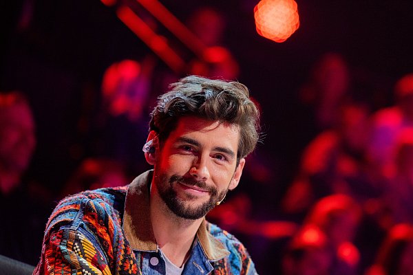Alvaro Soler, bekannt unter anderem als Juror bei "The Voice Kids" ist diesjähriger Headliner am Parklichter-Freitag. - © Rolf Vennenbernd/dpa