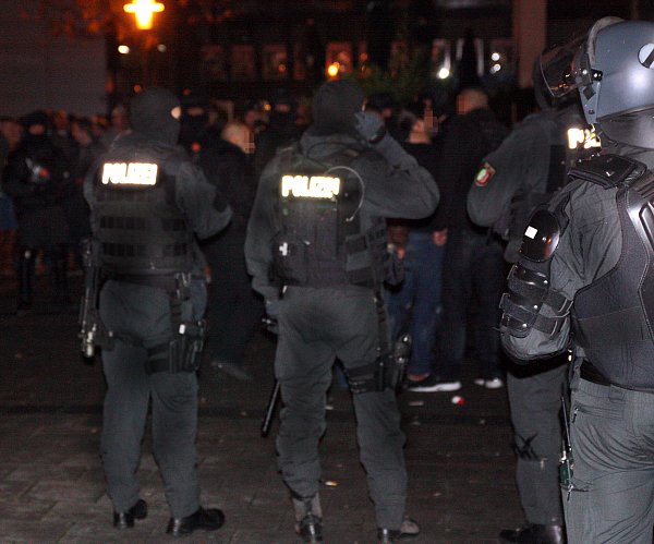 Die Hells Angels Nomad Turkey sorgten in Bielefeld vor etwa zehn Jahren für einen brisanten Polizeieinsatz am Boulevard, einem beliebten Party-Viertel. - © Jens Reichenbach