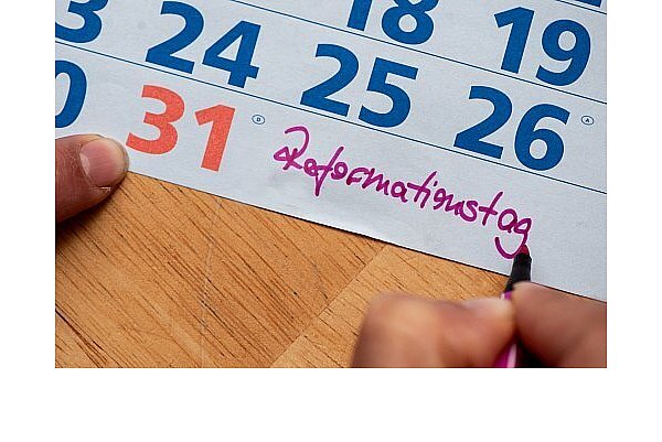 Der Reformationstag am 31. Oktober ist nicht in allen Bundesländern ein Feiertag. Zum Beispiel in NRW ist der Gedenktag nicht gesetzlich als freier Tag verankert. - © dpa