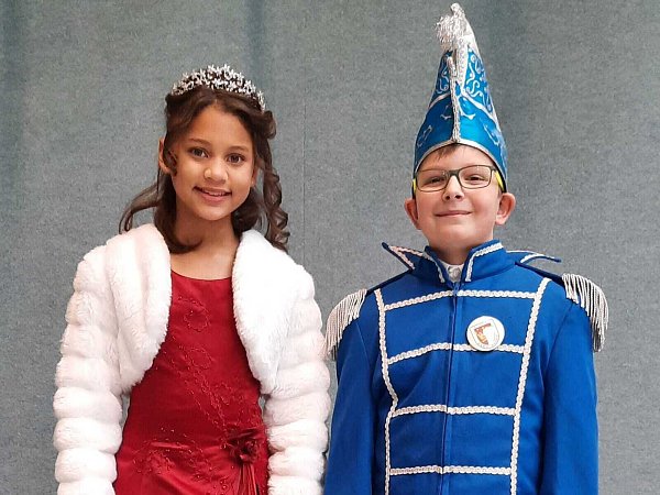 Paulina die Schwungvolle und Louis der Prunkvolle fiebern dem Kinderkarneval entgegen. - © Elferrat Ovenhausen