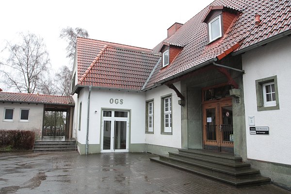 In der früheren Landwirtschaftsschule an der Kilianstraße 12 sind noch die OGS und erste Klassen untergebracht. Für den geplanten Neubau der Grundschule müssen diese alten Gebäude abgerissen werden. - © Uwe Müller