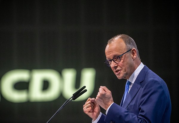 CDU-Parteichef Friedrich Merz ist auf dem 36. CDU-Parteitag in Berlin mit rund 90 Prozent der Stimmen in seinem Amt bestätigt worden. - © Michael Kappeler