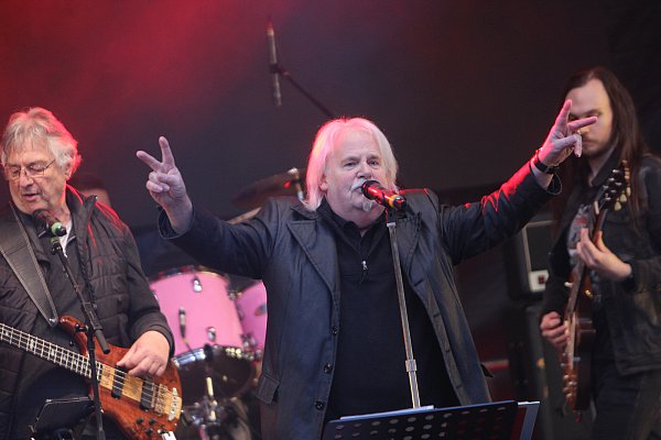 Die Band Percy Pur rund um Wolfgang „Percy“ Oehme spielt im Lenzibad. - © Jan-Henrik Gerdener