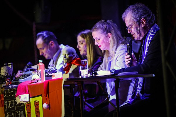 Hateslam der Neuen Westfälischen im Spiegelzelt - © Sarah Jonek