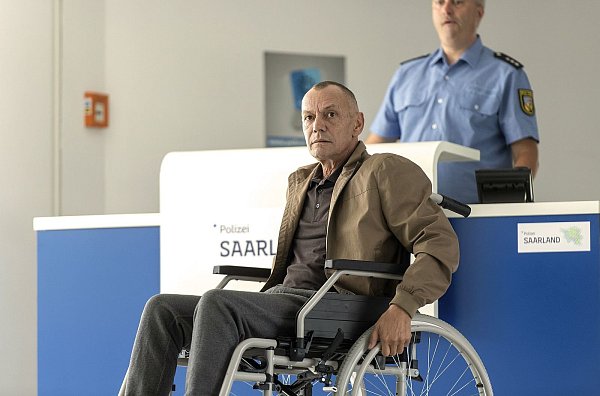 Der Vater von Hauptkommissar Schürk, Roland Schürk (Torsten Michaelis). - © SR/Manuela Meyer